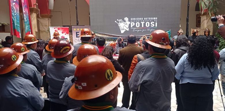 Potosí: Bajada del Tata Q’aqcha vuelve a las calles con fraternidades mineras