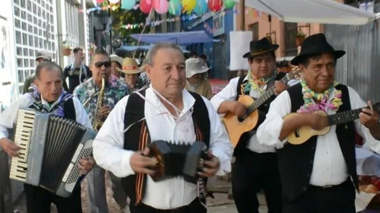 Cochabamba: Lanzan concurso «Carnaval con nuestros adultos mayores»