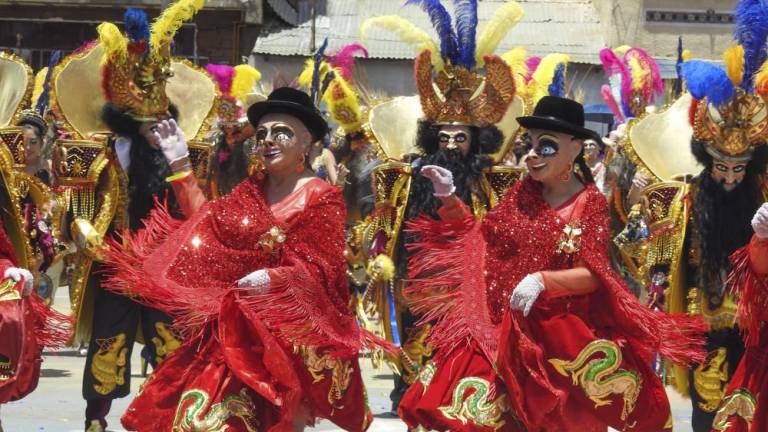 Oruro se luce con un Carnaval de “película” y es tendencia mundial