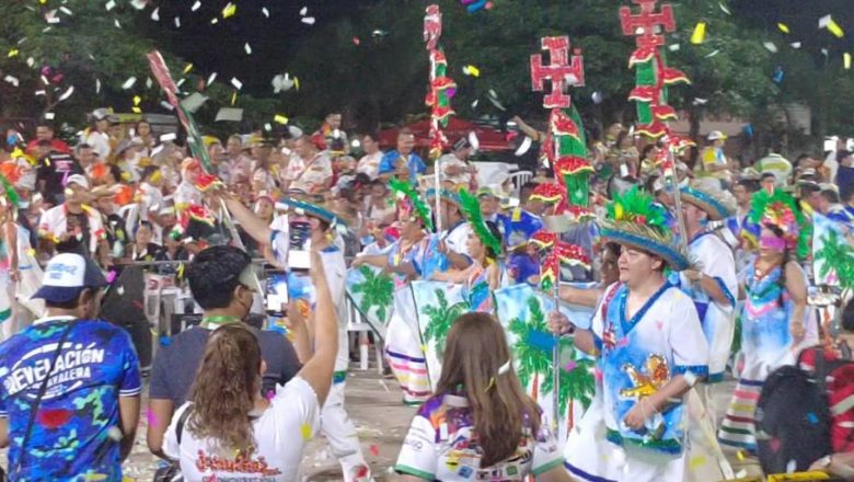 La reina, los ballets y los Januchos salvaron el corso