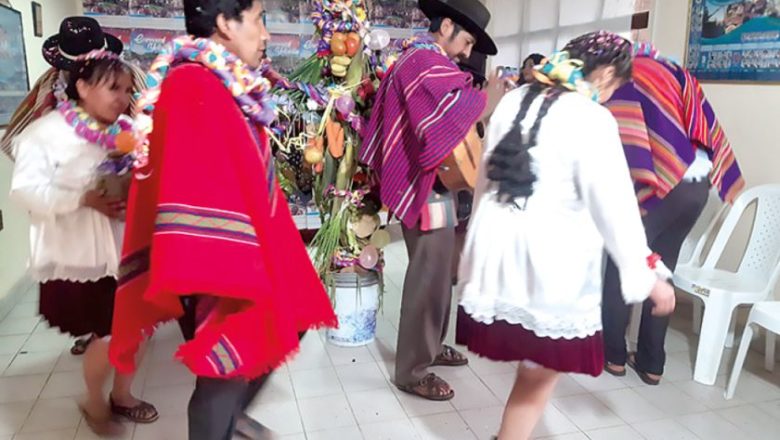 Sucre: El Tejar vive el Carnaval y llega el turno de Yotala