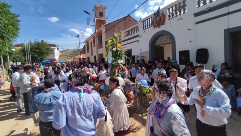 Sucre: Se desató la fiesta del Carnaval en Yotala