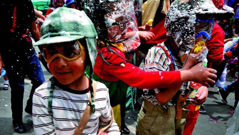 Luego de dos años, en La Paz se vivió un Corso Infantil masivo, creativo y sin agua