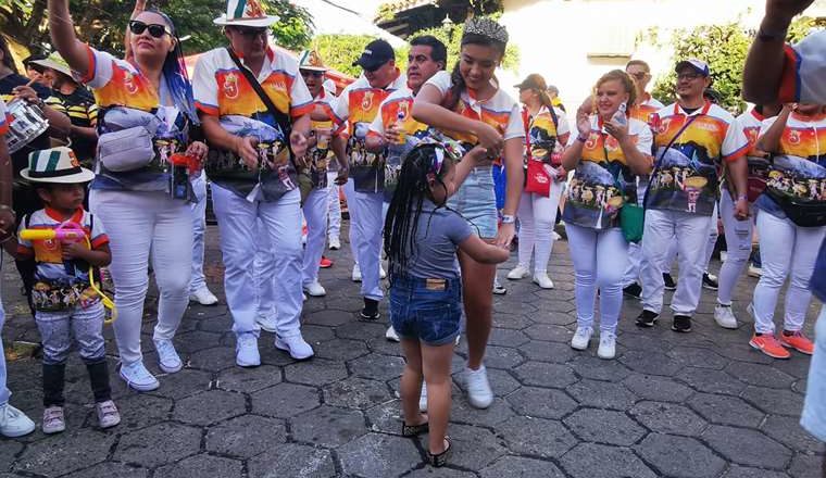 María Laura Zamora, reina del Carnaval: «Solo puedo estar agradecida con las personas que me dieron su cariño»