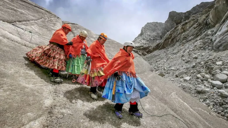 Las cholas escaladoras: las cocineras bolivianas que han cambiado las cacerolas por montañas