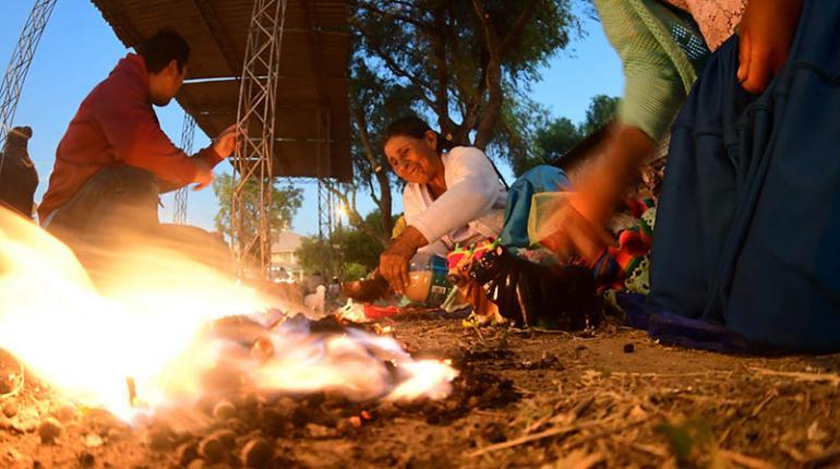 Cochabamba: Santa Vera Cruz, la fiesta de la vida, reúne a cientos de creyentes con fe, música y q’oas