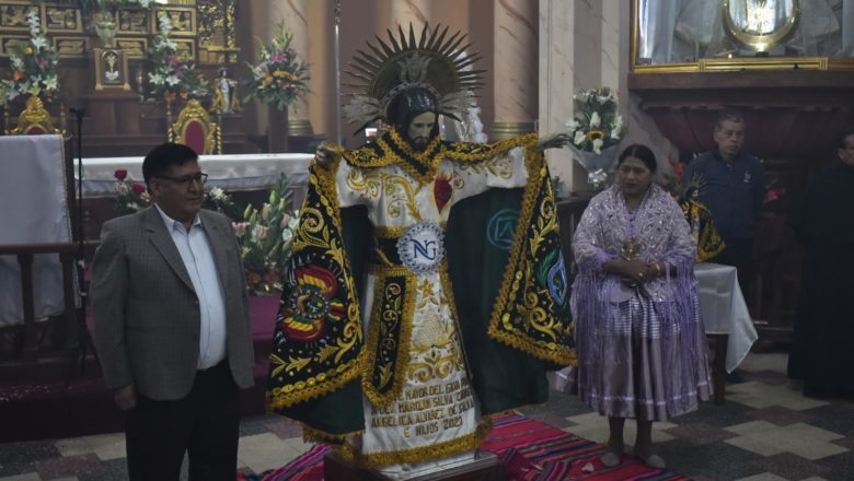 El Gran Poder está cerca, el Tata ya luce su nuevo manto