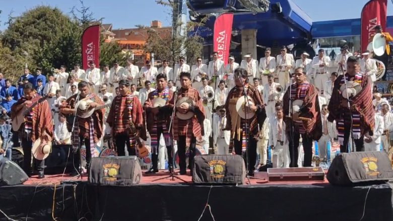 Festival de Bandas: Centenares de alteños corearon las canciones de Jach’a Mallku en homenaje a Franz