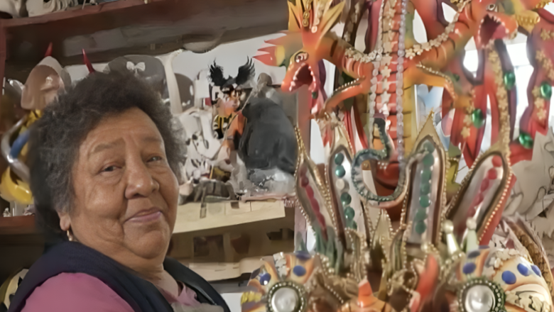 “Nos llaman las matriarcas”: Cuatro generaciones de una familia elaboran caretas para el Carnaval de Oruro