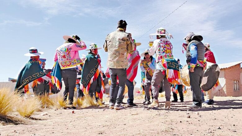 Presentan un material de registro de música autóctona de Cochabamba