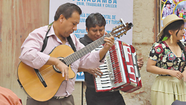 Cochabamba vive el Festival de la Wallunka y Coplas del Charango 2024