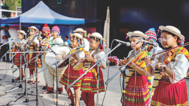 Cochabamba: Premian a ganadores de concurso municipal de villancicos